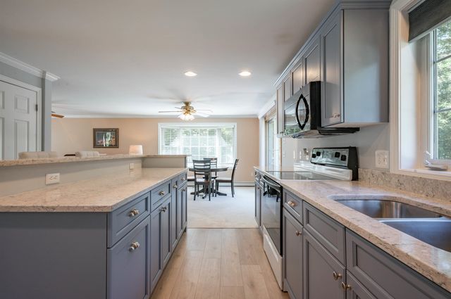 10 Golden Brook Road, Windham, NH 03087