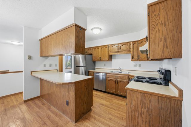 1908 20th Avenue S, Fargo, ND 58103