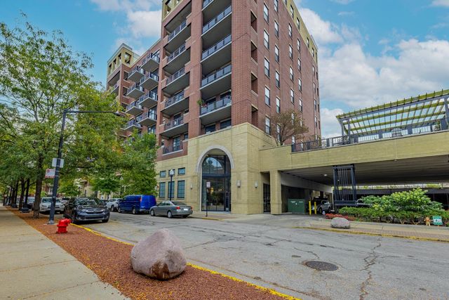 811 W 15th Place 806, Chicago, IL 60608