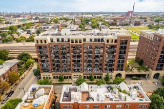811 W 15th Place 806, Chicago, IL 60608