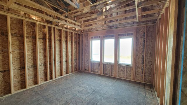 1812 NE Pine Lake Circle, Ankeny, IA 50021