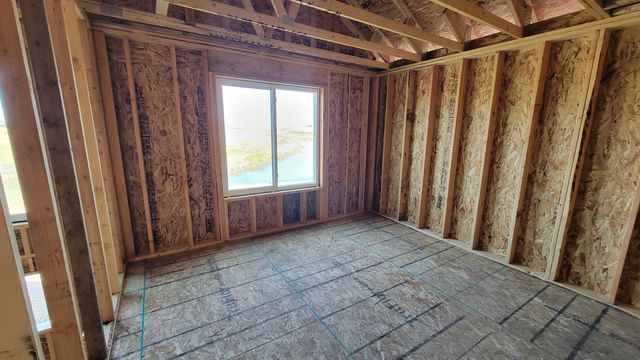 1812 NE Pine Lake Circle, Ankeny, IA 50021