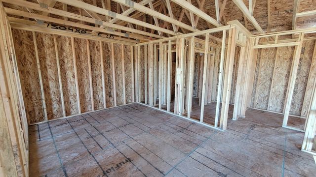 1812 NE Pine Lake Circle, Ankeny, IA 50021