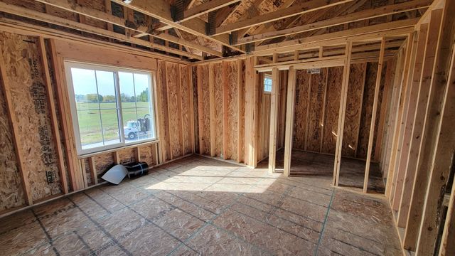 1812 NE Pine Lake Circle, Ankeny, IA 50021