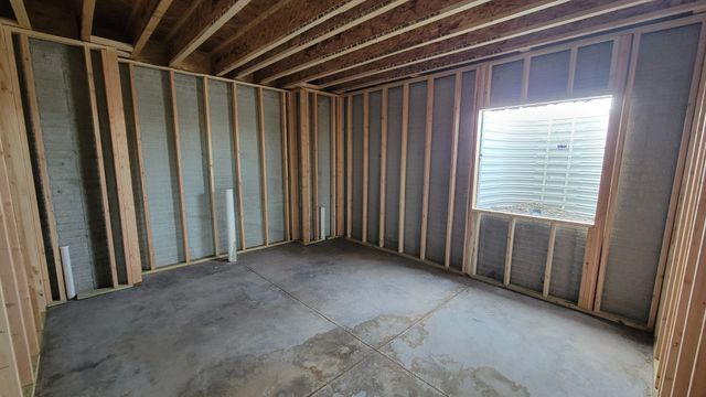 1812 NE Pine Lake Circle, Ankeny, IA 50021