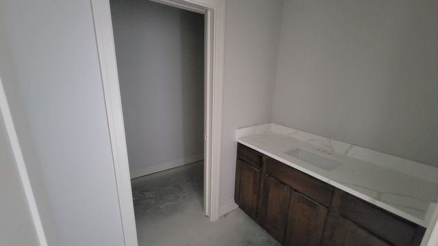 1812 NE Pine Lake Circle, Ankeny, IA 50021