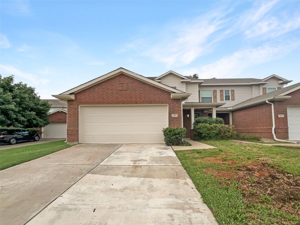 7417 Cowhand Court, Fort Worth, TX 76131