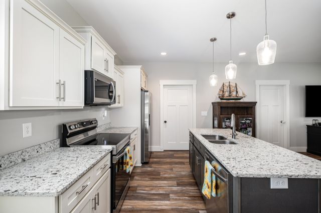 2733 McConnell Rd, Cornersville, TN 37047