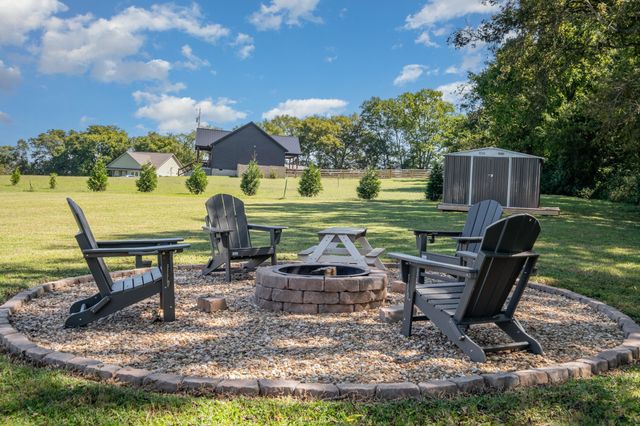 2733 McConnell Rd, Cornersville, TN 37047