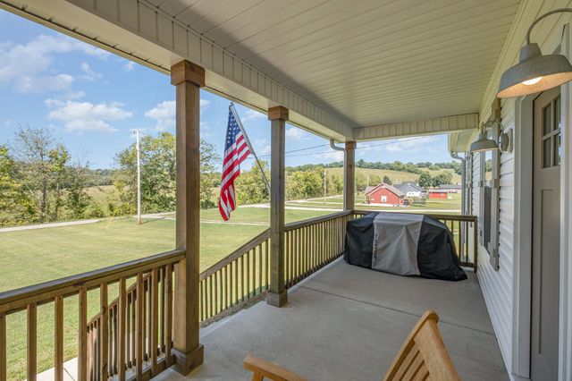 2733 McConnell Rd, Cornersville, TN 37047