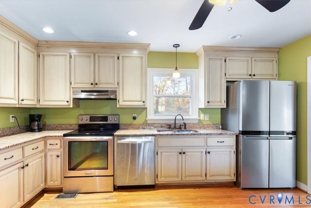 5300 Claridge Dr, Chesterfield, VA 23832