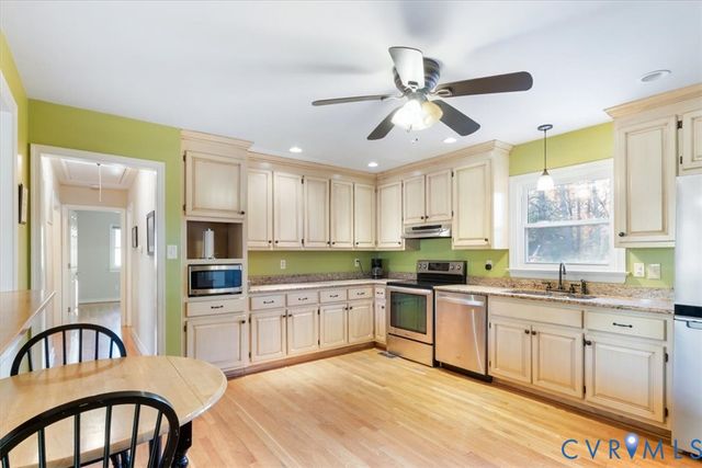 5300 Claridge Dr, Chesterfield, VA 23832