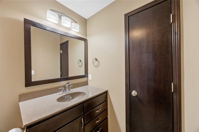 804 Buck St, Tiffin, IA 52340