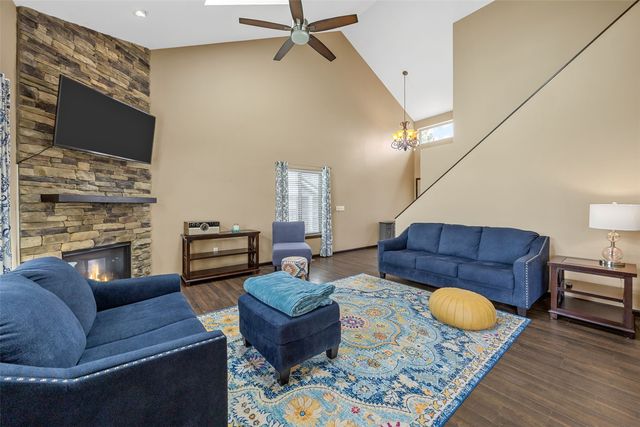 804 Buck St, Tiffin, IA 52340