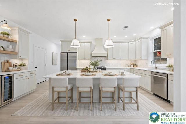 901 Renaldi Road, Wind Gap, PA 18091