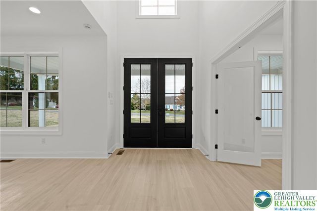 901 Renaldi Road, Wind Gap, PA 18091