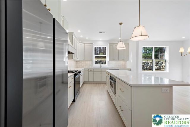 901 Renaldi Road, Wind Gap, PA 18091