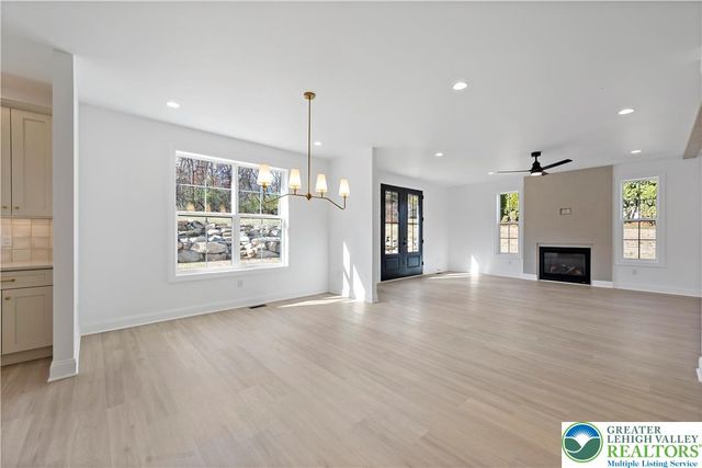 901 Renaldi Road, Wind Gap, PA 18091