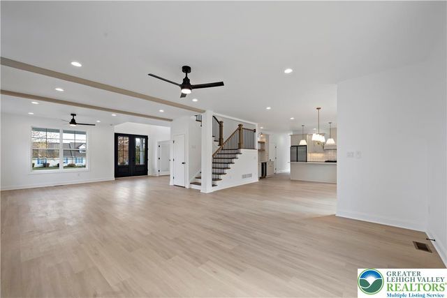 901 Renaldi Road, Wind Gap, PA 18091