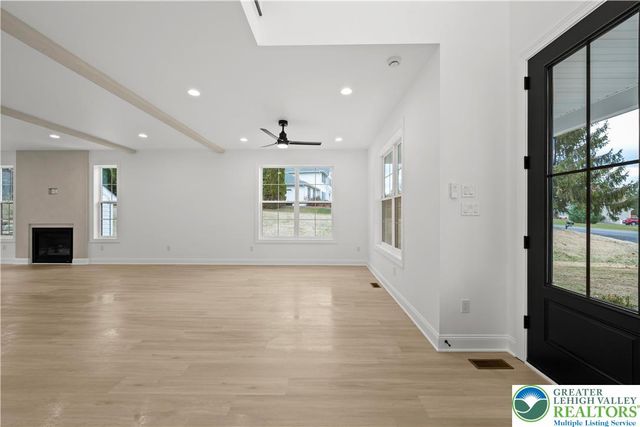 901 Renaldi Road, Wind Gap, PA 18091