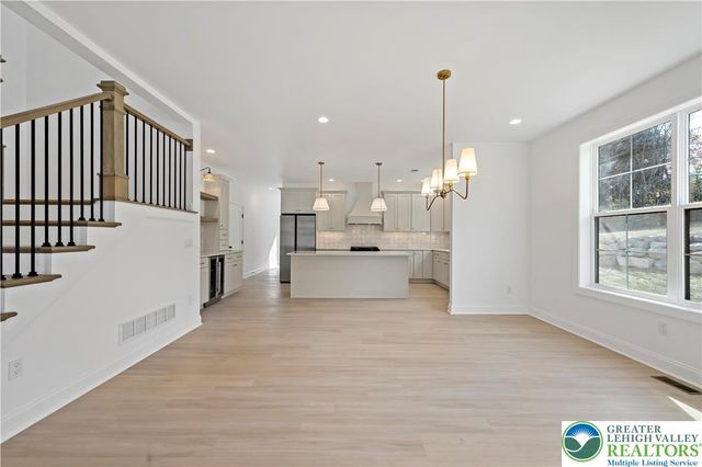 901 Renaldi Road, Wind Gap, PA 18091