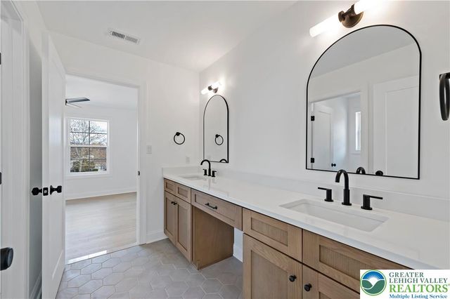 901 Renaldi Road, Wind Gap, PA 18091