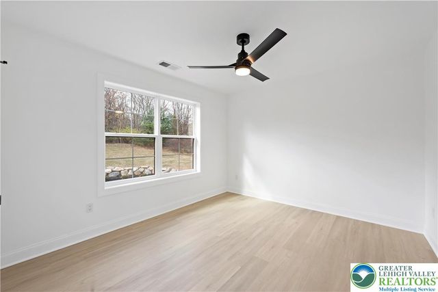 901 Renaldi Road, Wind Gap, PA 18091