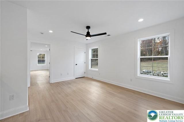 901 Renaldi Road, Wind Gap, PA 18091