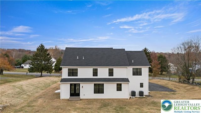 901 Renaldi Road, Wind Gap, PA 18091