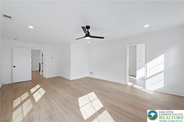 901 Renaldi Road, Wind Gap, PA 18091