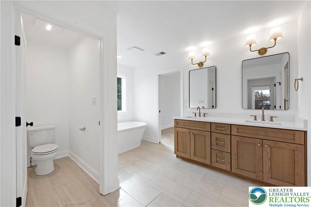 901 Renaldi Road, Wind Gap, PA 18091