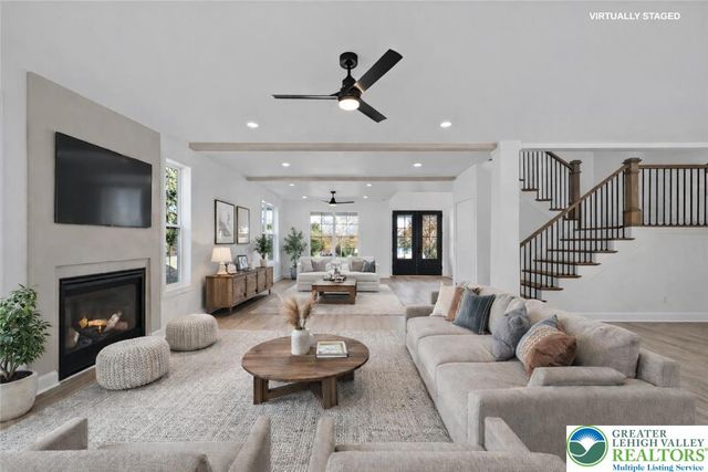 901 Renaldi Road, Wind Gap, PA 18091