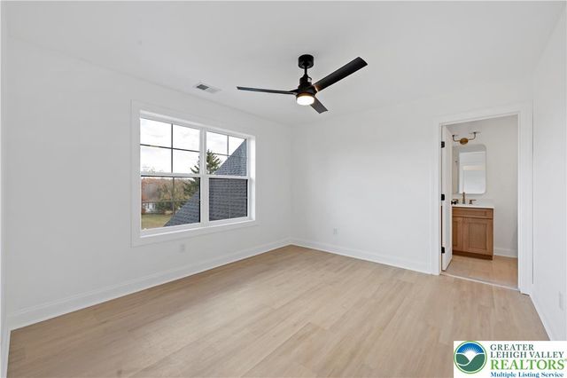 901 Renaldi Road, Wind Gap, PA 18091