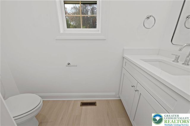 901 Renaldi Road, Wind Gap, PA 18091