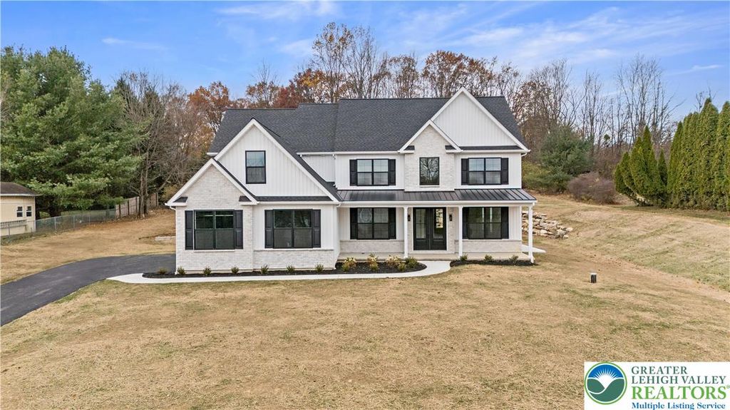 901 Renaldi Road, Wind Gap, PA 18091