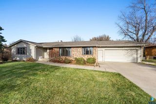 400 E Autumn Ln Lane, Sioux Falls, SD 57105