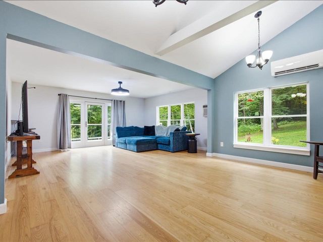 1093 East Hill Road, Richmond, VT 05477