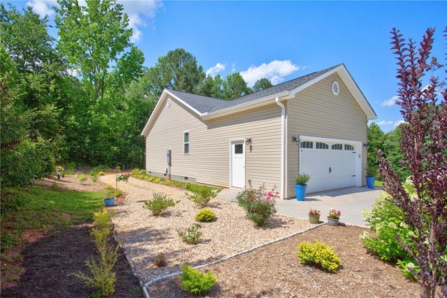405 Pawnee Drive, Walhalla, SC 29691