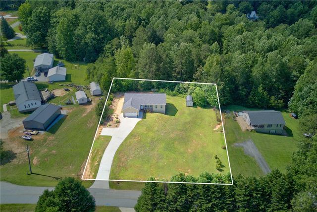 405 Pawnee Drive, Walhalla, SC 29691