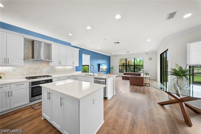 4586 Luminary AVE, Naples, FL 34119