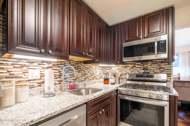 813 Wood Mill Drive, East Windsor, NJ 08512