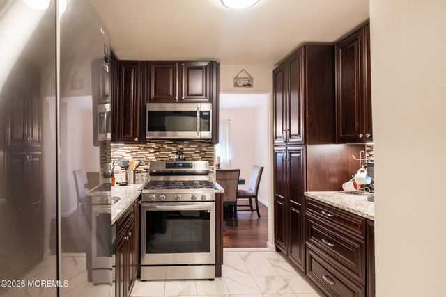 813 Wood Mill Drive, East Windsor, NJ 08512