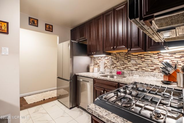 813 Wood Mill Drive, East Windsor, NJ 08512