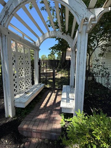 546 CHARLES Street, Huntington, IN 46750
