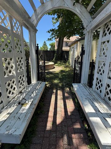 546 CHARLES Street, Huntington, IN 46750