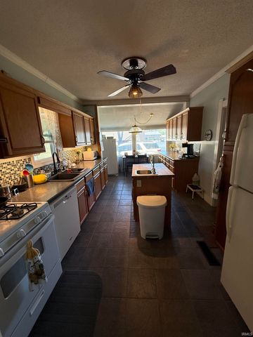 546 CHARLES Street, Huntington, IN 46750