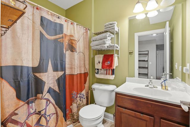 1101 Wild West Drive, Leclaire, IA 52753