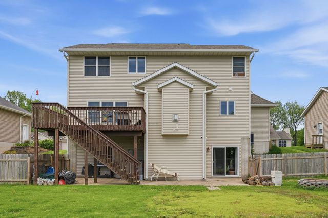 1101 Wild West Drive, Leclaire, IA 52753