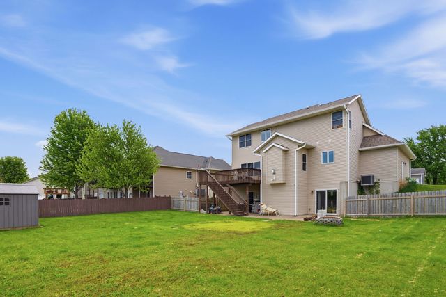 1101 Wild West Drive, Leclaire, IA 52753