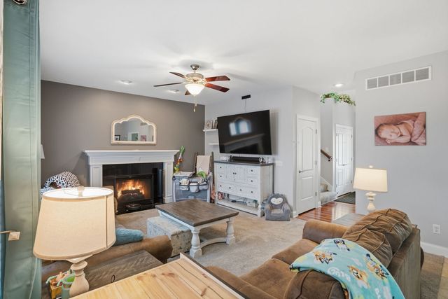 1101 Wild West Drive, Leclaire, IA 52753